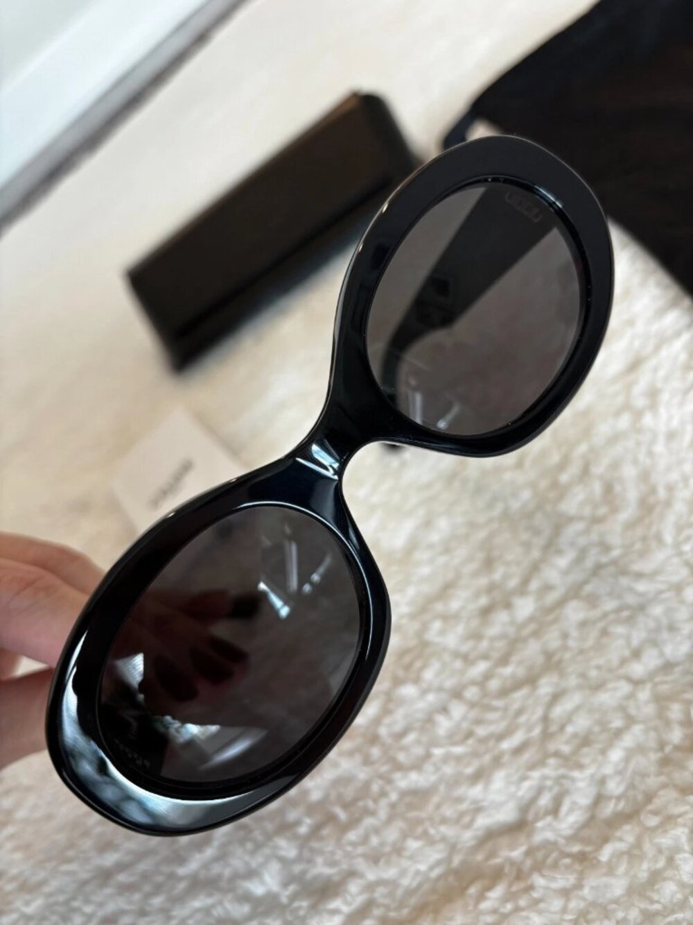 Celine Triomphe Oval Women Sunglasses CL40194U 01A Black Frame - Picture 5 of 10
